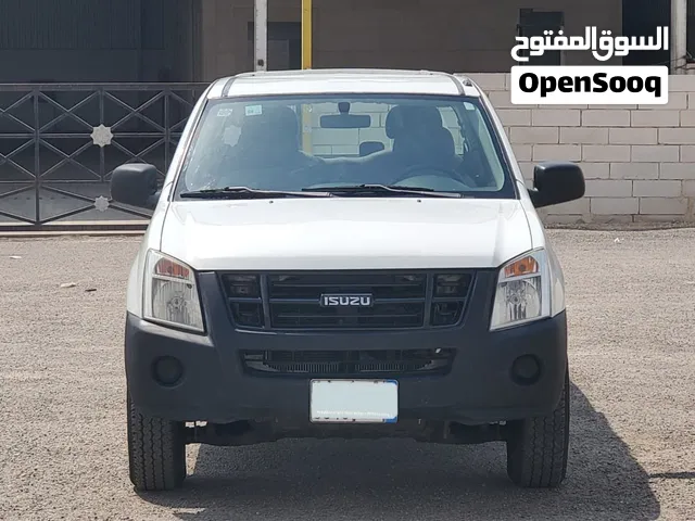 ايسوزو ديماكس 2012 لون ابيض