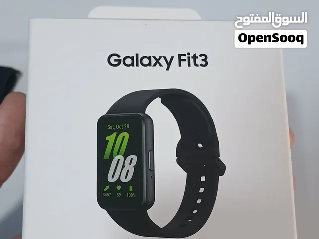 ساعة samsung Galaxy fit 3 مستعملة بحالة ممتازة مع كل الملحقات (قابل للتفاوض بالمعقول و بسعر يناسبك )