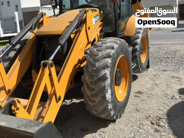 JCB breaker 4cx daily or monthly on rent