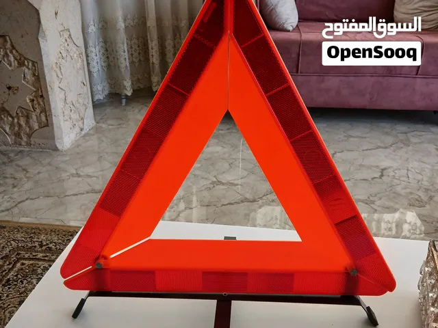 عواكس عدد حبتين فقط باقي عندي على  8 دنانير فقط اصليات