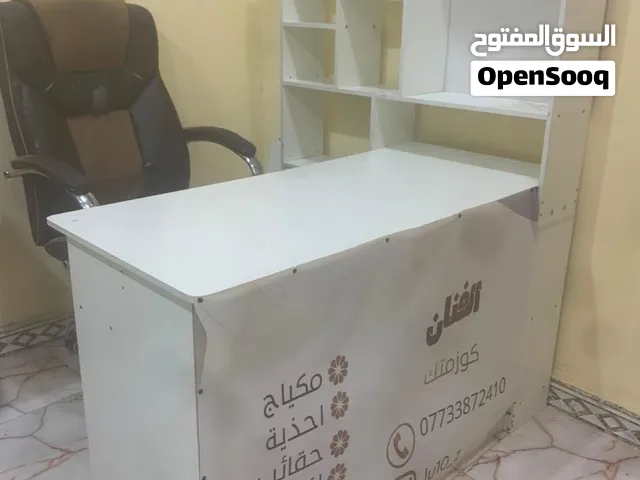 ميز مكتبي للدراسه او كاشير مع كرسي اصلي .....التفاصيل اسفل بالوصف مع ميز صغير هديه