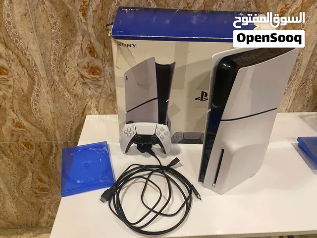 سلام عليكم شباب بلي 5 سلم أوربي نضيف لوك ستيكر ما مفتوح نضافه ميه و يجي ويه قرص جي تي اي 5 او يده وح