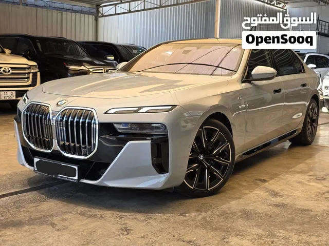 BMW  753 I بي ام دبليو  موديل 2024 وكالة العروش  ((( ملاحظة السيارة بنزين )))