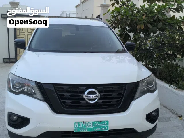 Used Nissan Pathfinder in Al Sharqiya