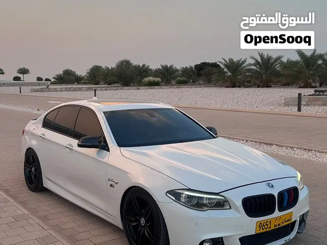 بي ام دبليو 5 الفئة 2015 موديل وارد وكالة لون أبيض حالة ممتازة السياره عليها اضافة تذكر للشاري 91160
