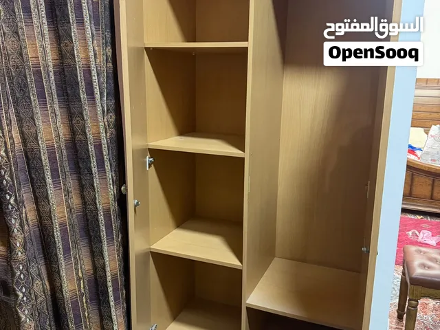 خزانة بحالة جيدة