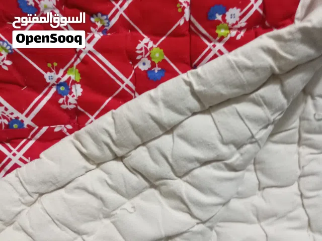 للبيع 3 لِحافات صرف /أغطية شتوية العدد: 3  السعر: 15 دينار للواحد  نظيفة وجاهزة للاستخدام.