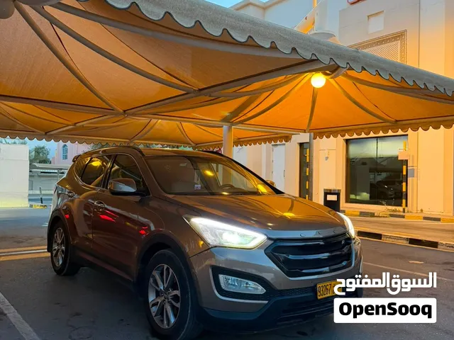 سيارة هونداي سنتافي 2012 GLS وحالة حادث بسيط للبيع مع مواصفات خليجية