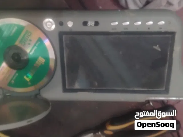 شاشه شمسية سياره فيها  فلاش يو إس بي  شغاله