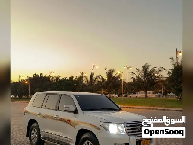 لاندكروزر GXR رقم واحد 8 سلندر نظيف جدا للبيع القيمه 5800 للجادين فقط