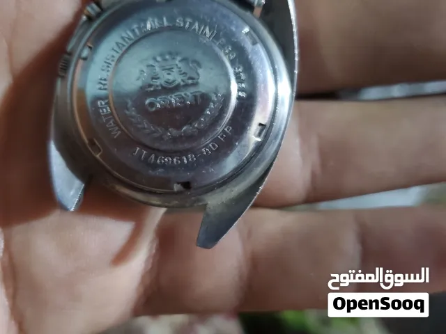 السلام عليكم ورحمة الله وبركاته. متوفرة مجموعة مميزة تضم 13 ساعة يدوية عتيقة وأصلية لهواة التجميع، ا