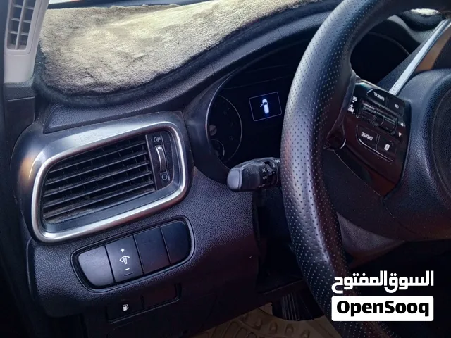 Used Kia Sorento in Basra