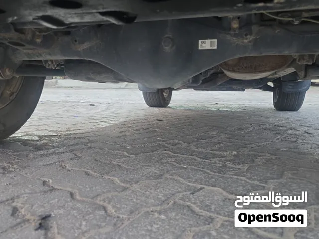 تويوتاء برادو 2015.   ابيض لولو. صبغ وكاله