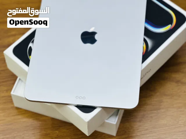 iPad Pro M5 11-inch 256GB battery health 100% Cycle count 26 only. 6 Months under warranty.