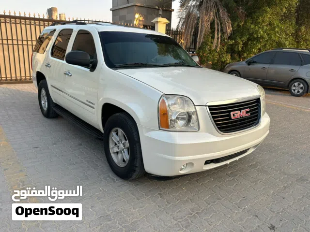 Gmc Yukon... Model 2012... Gcc specifications