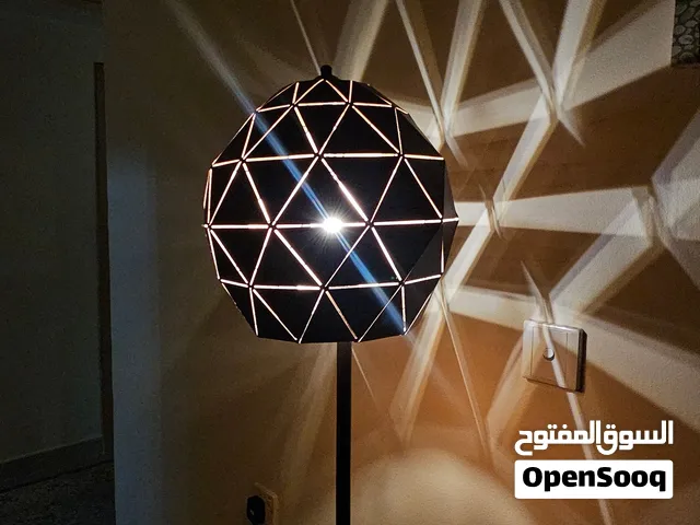 أباجورة أرضية مودرن أنيقةElegant Black Geometric Floor Lamp