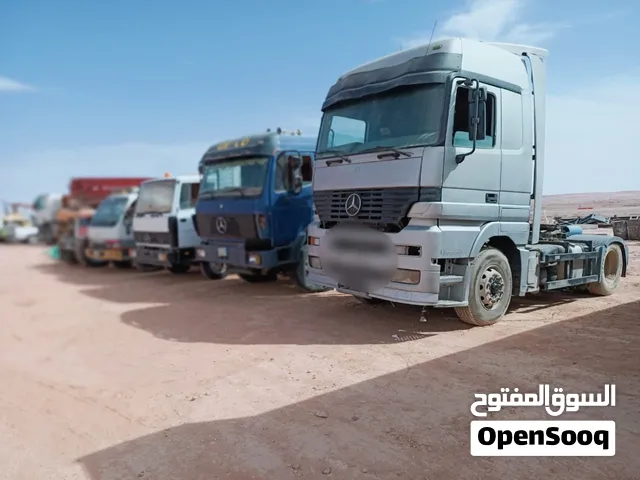 معدات ثقيلة للبيع