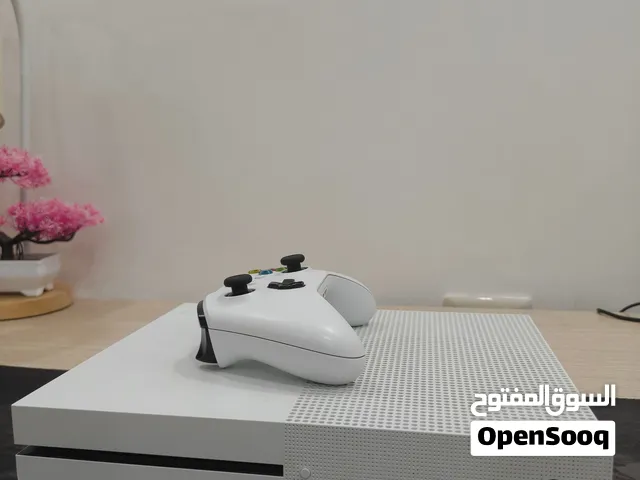 اكس بوكس ون اس 1t بحالة ممتازة