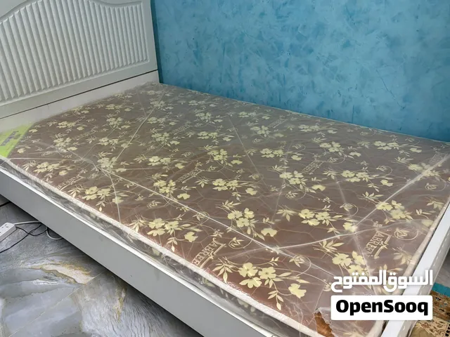 سريرين للبيع مع الدوشق ب 50 ريال نظيفات ما عليهن كلام