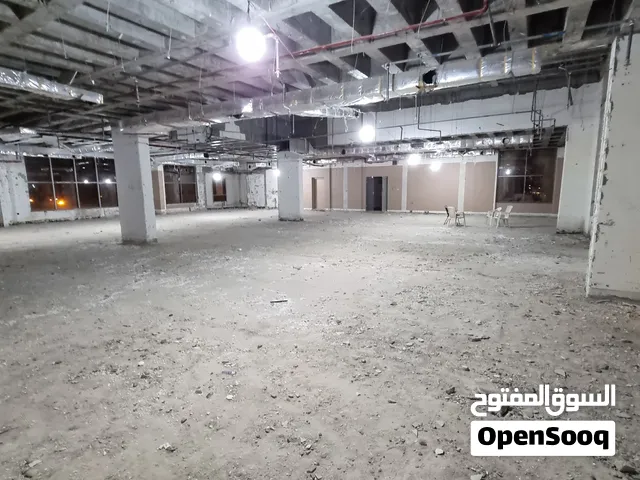 دور تجاري باسواق القرين بموقع مميز مساحة 400 متر بالدور الاول يصلح للعديد من الانشطة التجارية مثل ق