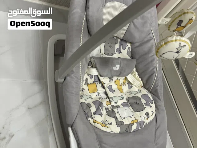 كرسي او جلاسه لأطفال  من شركه بابيز ان ما ميز