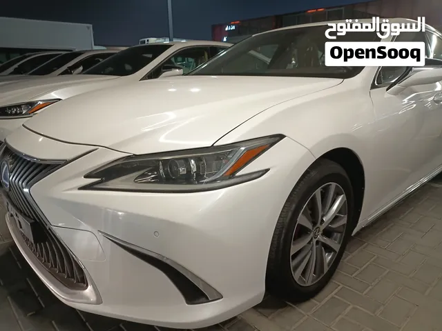 لكزس اي اس 300 بحاله ممتازه ضمان شاشه جير ماكينه ضمان دخول السعوديه وعمان ضمان تسجيل 2023