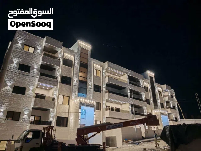 شقة في البنيات طابق اول مميز بتشطيب فخم خلف جامعة البترا