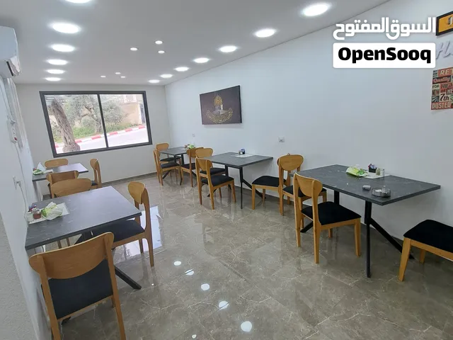 مطعم بيتزا للبيع