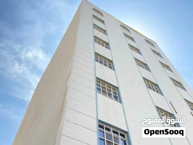 عرض حصري شقة واسعة للعوائل تتكون من غرفتين ومجلس ودورتين مياة في العامرات مع انترنت