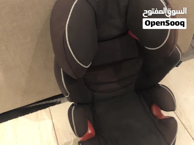 مستلزمات اطفال كارسيت ( كرسي سيارة ) وكرسي طعام اطفال وكرسي هزاز للبيع بسعر مغري