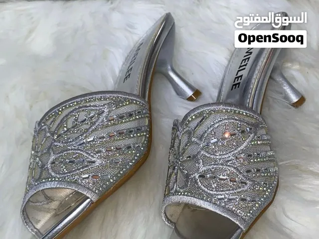 حذاء كعب فخم وانيق