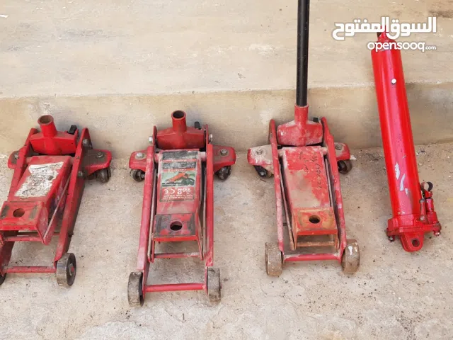 صيانة كافة المعدات والروافع الهيدروليكية