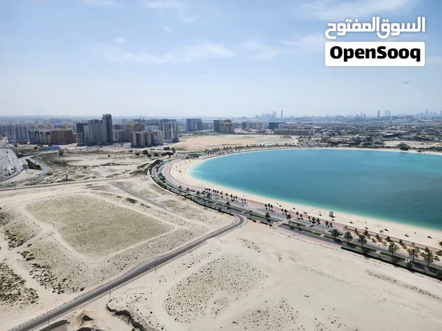 شقه للايجار الثانوي ب المنزر اطلاله بحريه موقع مميز علي البحر  تتميز باطلاله فخمه البنايه جديده