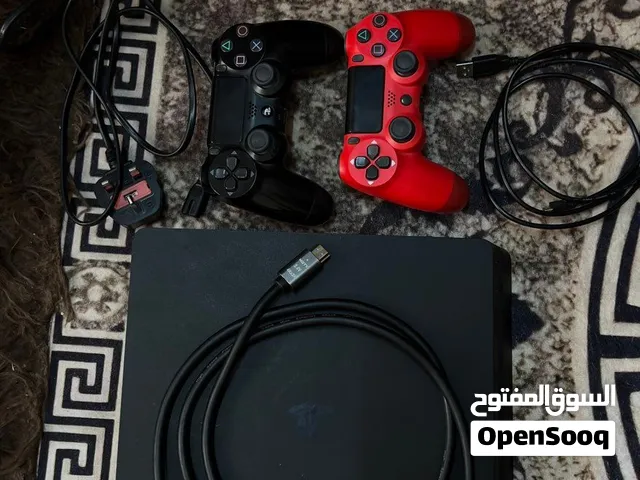 بلاستيشن 4للبيع نظيف بحاله الوكاله