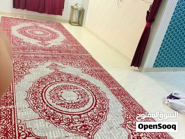طقم كراسي مع ستائر و زوليه