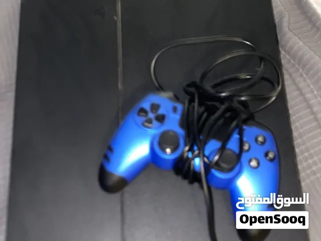 بلاستيشن 4 للبيع مع قير 500aed