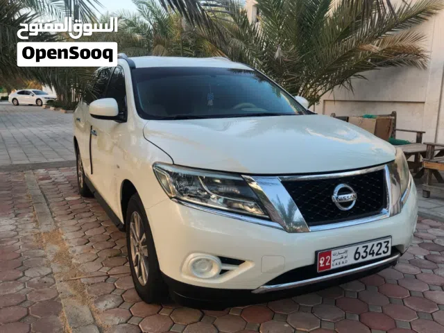 2015 نيسان باثفايندر SV