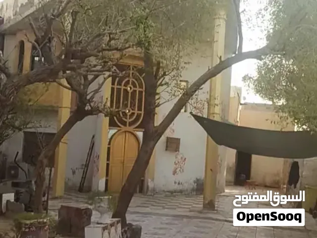 بيت طابقين مع شقتين مساحة ألف متر طابو لوحدهة مع حدايق مكان بصرة جزيرة يصير شالي