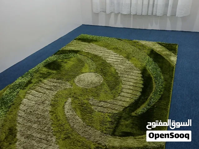 طول 2,80 وعرض 1.80 مع وجود دعاستين