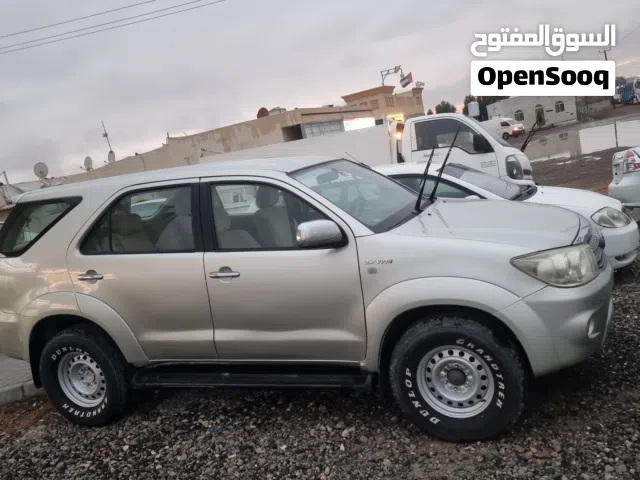 Toyota Fortuner 2010 SR5 GCC Specs for Sale
