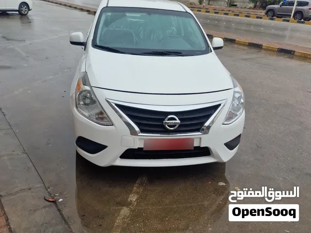 للبيع سيارتين نيسان فيرسا موديل 2019: For sale: two 2019 Nissan Versa cars.