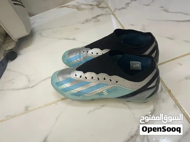 سبيدرو كوره f50 ميسي للبيع 250 دينار المقاس 42 مستعمل 4 مباريات فقط