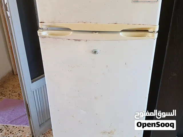 ثلاجة ناشونال كول مستعملة 170لتر بسعر 20دينار ممتازة وشغالة مية مية وتبريدها ممتاز جدا قابل للتفاوض