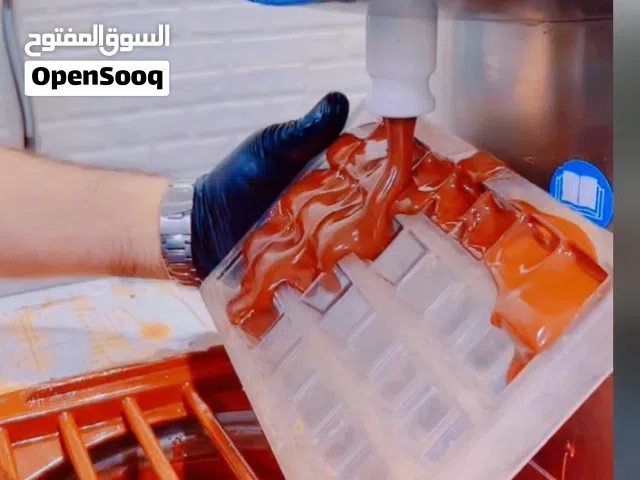شوكلت ومعجنات. وحلويات.للبيع . مع. كافة المعدات. من. غير. عماله