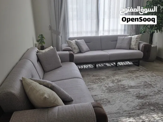 للبيع بداعي السفر كنب سرير عدد 2 ممتاز جدا من **From Ben Home**