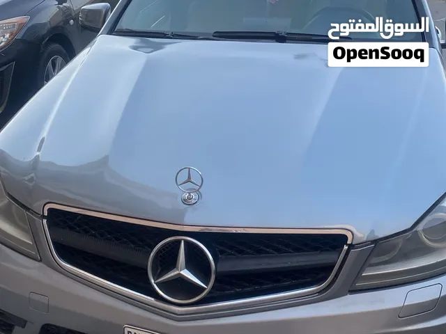 MERCEDES BENZ C350 2011 - EXCELLENT CONDITION - URGENT SALE!
