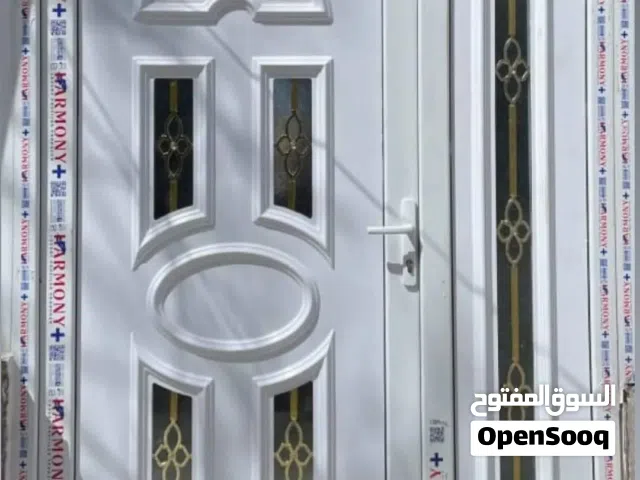 تصنيع جميع أنواع الأبواب والنوافذ اليو بي في سي ذات الزجاج المزدوج المناسبة للمباني والفيلات الجاهزة