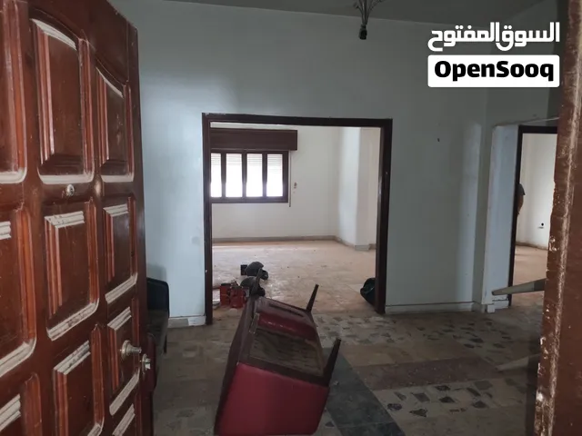 شقة واسعة للإيجار في الدقدوستا