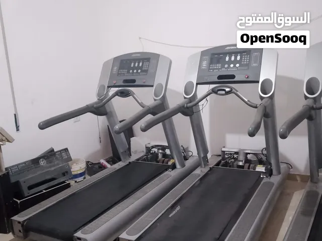 معدات رياضة للبيع وحمام بخار