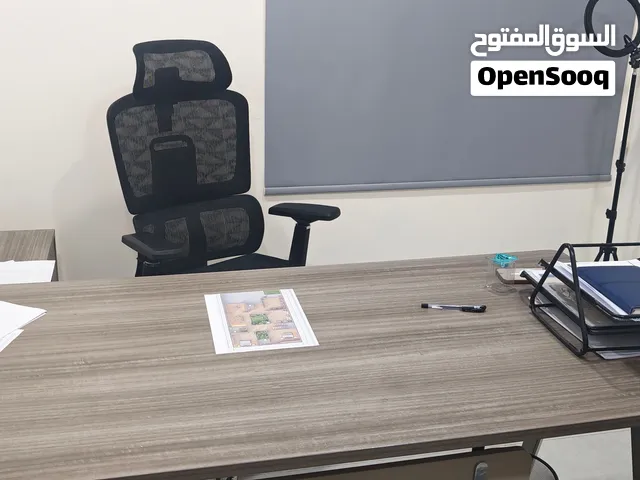 اغراض مكتبية و منزليه للبيع بحالة جدا نظيفه و ممتازه ( اقرأ الوصف ضروري)